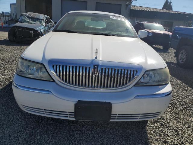 1LNHM81W77Y624779 - 2007 LINCOLN TOWN CAR SIGNATURE Blanc photo 5