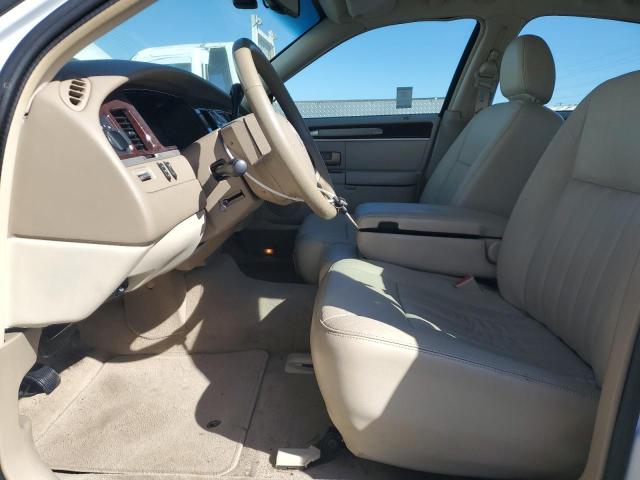 1LNHM81W77Y624779 - 2007 LINCOLN TOWN CAR SIGNATURE Blanc photo 7