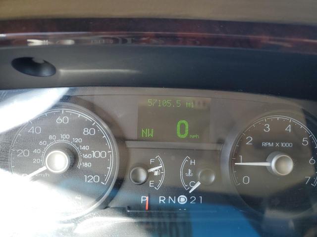 1LNHM81W77Y624779 - 2007 LINCOLN TOWN CAR SIGNATURE Blanc photo 9