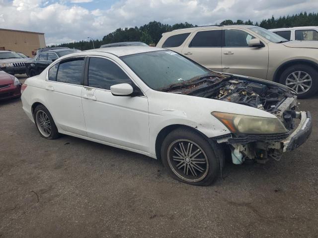 1HGCP26308A036137 - 2008 HONDA ACCORD LX WHITE photo 4