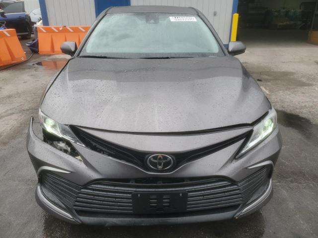 4T1C11AK3PU175437 - 2023 TOYOTA CAMRY LE GRAY photo 5