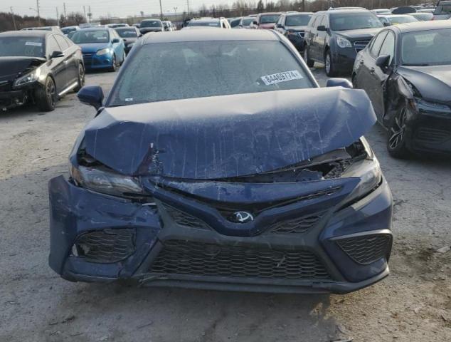 4T1G11BK3RU118349 - 2024 TOYOTA CAMRY SE NIGHT SHADE BLUE photo 5