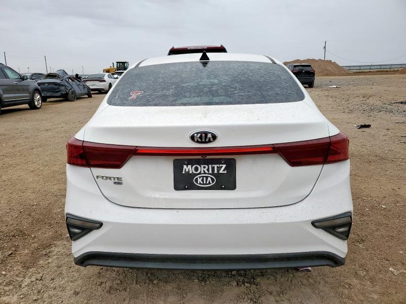 3KPF24AD4KE091460 - 2019 KIA FORTE FE Blanc photo 6
