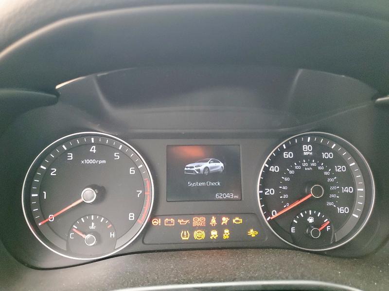 3KPF24AD4KE091460 - 2019 KIA FORTE FE Blanc photo 9