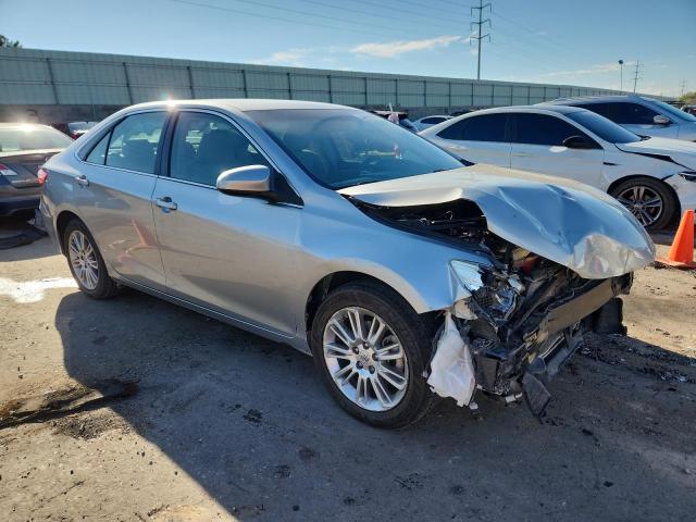 4T1BF1FK9FU909714 - 2015 TOYOTA CAMRY LE 银色 照片 4