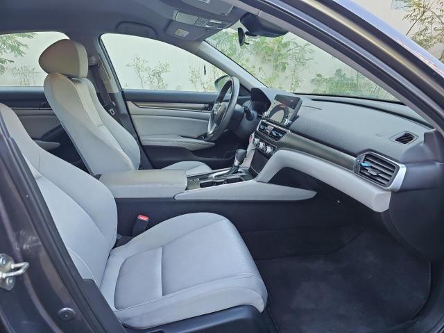 1HGCV1F1XJA263095 - 2018 HONDA ACCORD LX GRAY photo 5