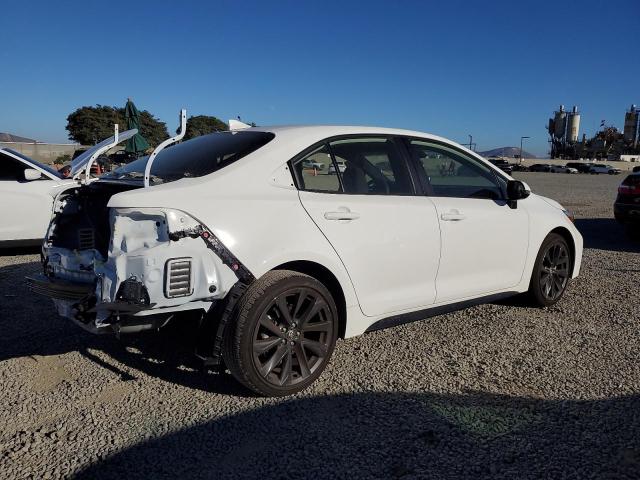 JTDBCMFE0SJ042854 - 2025 TOYOTA COROLLA LE Ақ фото 3