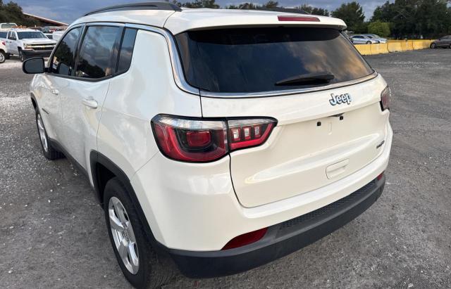 3C4NJCBB6JT287125 - 2018 JEEP COMPASS LATITUDE WHITE photo 3