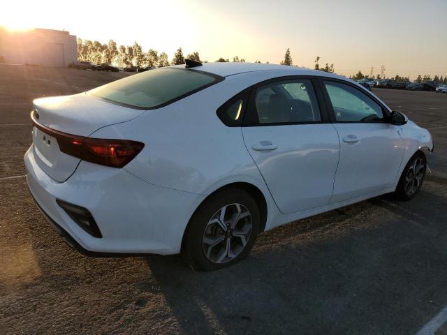 3KPF24ADXME342677 - 2021 KIA FORTE FE WHITE photo 3