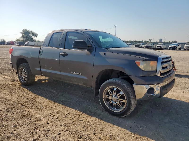 5TFRM5F16DX066123 - 2013 TOYOTA TUNDRA DOUBLE CAB SR5 GRAY photo 4