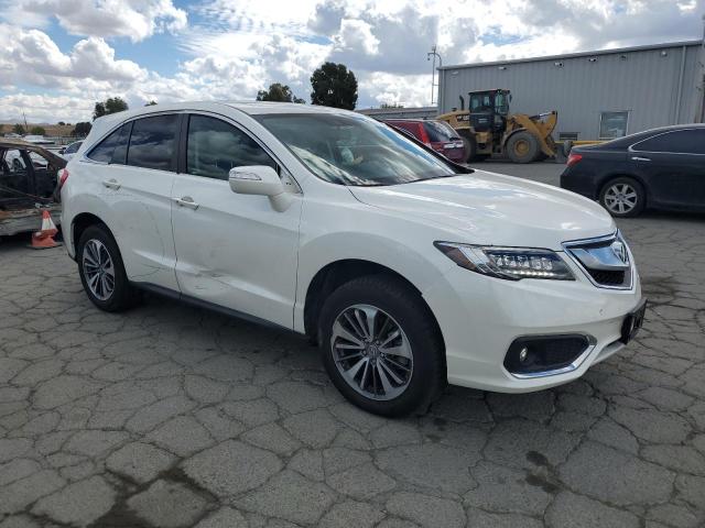 5J8TB3H71JL004702 - 2018 ACURA RDX ADVANCE WHITE photo 4
