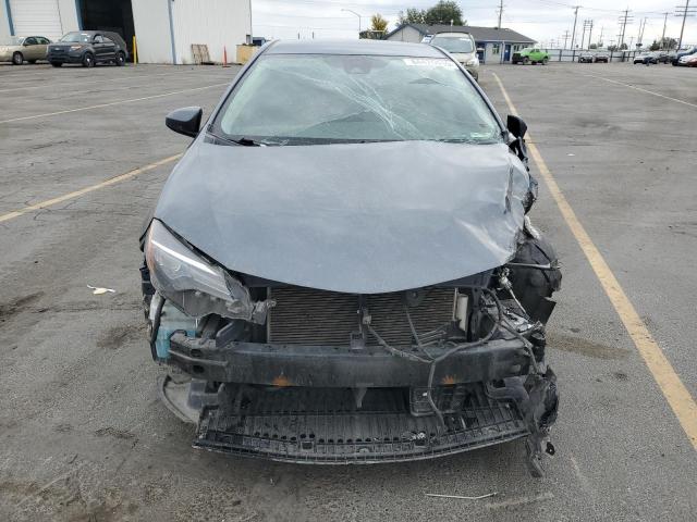 2T1BURHE6JC978513 - 2018 TOYOTA COROLLA L GRAY photo 5