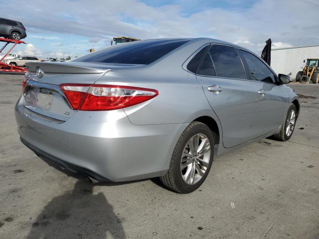 4T1BF1FK5FU061668 - 2015 TOYOTA CAMRY LE SILVER photo 3