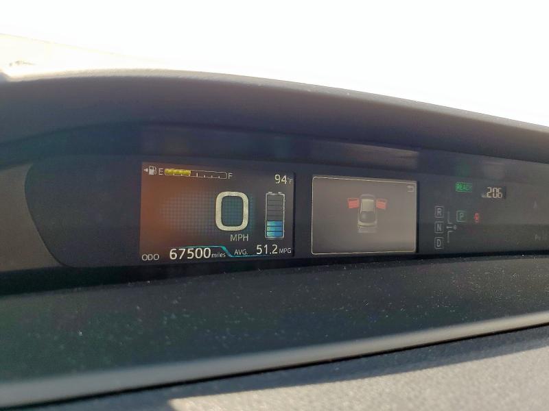 JTDKARFUXJ3546163 - 2018 TOYOTA PRIUS თეთრი ფოტო 9