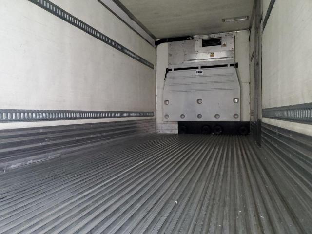 1UYVS2486FU409201 - 2015 UTILITY VS2RA WHITE photo 5