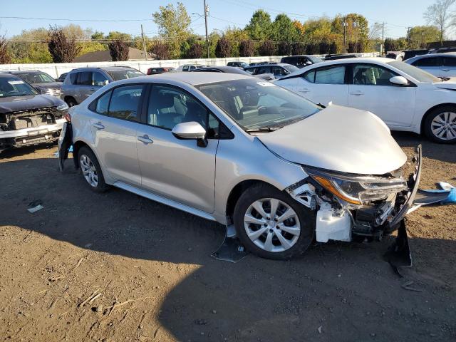 5YFB4MDE0RP224673 - 2024 TOYOTA COROLLA LE ვერცხლისფერი ფოტო 4