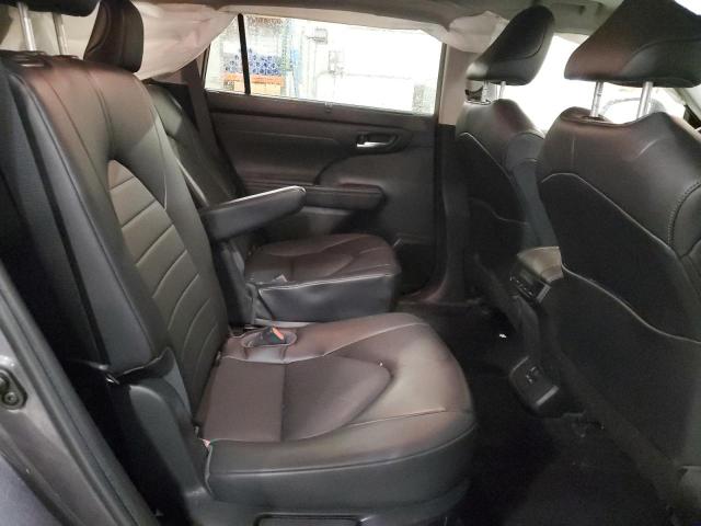 5TDHZRBH0NS234935 - 2022 TOYOTA HIGHLANDER XLE GRAY photo 11
