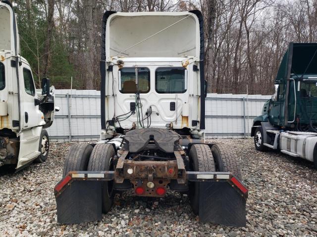3AKBGADV7FSGE6414 - 2015 FREIGHTLINER CASCADIA WHITE photo 6