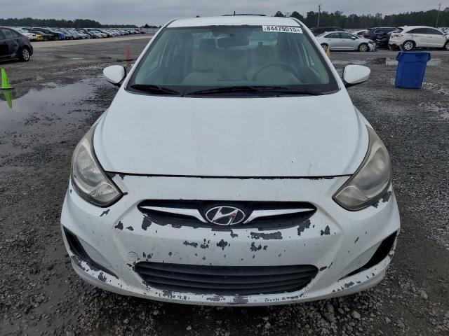 KMHCT4AE8DU496908 - 2013 HYUNDAI ACCENT GLS თეთრი ფოტო 5