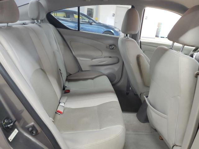 3N1CN7AP3GL848425 - 2016 NISSAN VERSA S GRAY photo 10