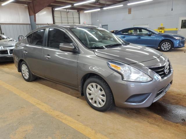 3N1CN7AP3GL848425 - 2016 NISSAN VERSA S GRAY photo 4