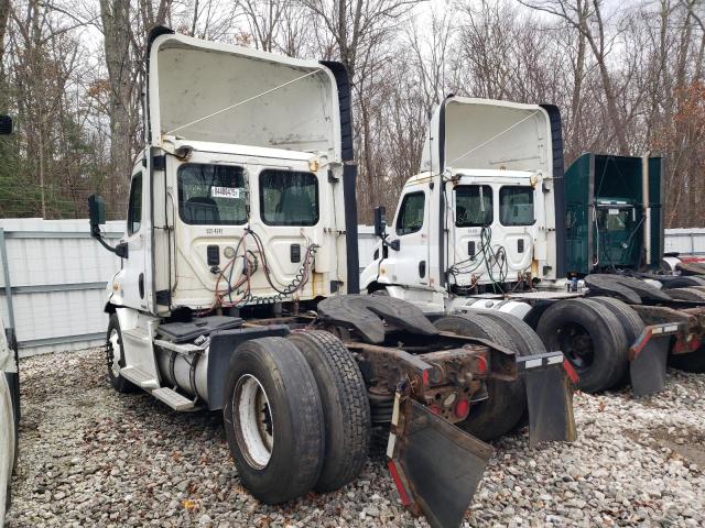 3AKBGADV2FSGE6420 - 2015 FREIGHTLINER CASCADIA Beyaz fotoğraf 3