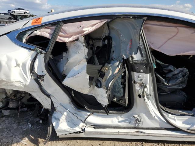 5YJSA1E25HF192499 - 2017 TESLA MODEL S WHITE photo 10