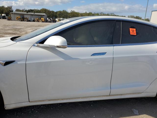 5YJSA1E25HF192499 - 2017 TESLA MODEL S WHITE photo 7