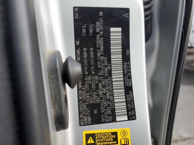 5TDJZRFH2JS542422 - 2018 TOYOTA HIGHLANDER SE Серебристый фото 13