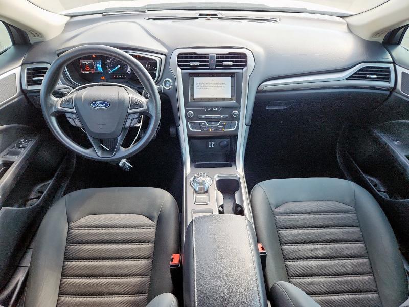 3FA6P0HDXKR148243 - 2019 FORD FUSION SE თეთრი ფოტო 8