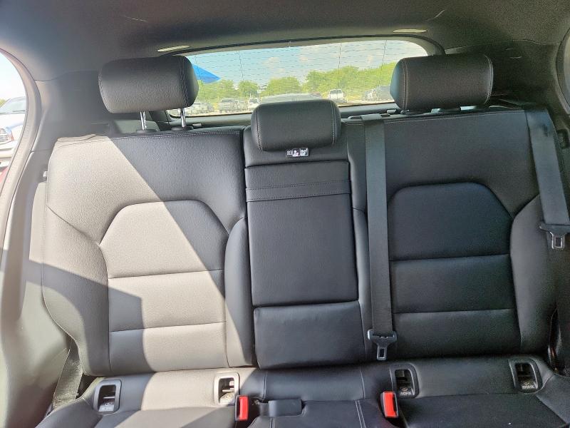 WDCTG4EBXKJ615138 - 2019 MERCEDES-BENZ GLA 250 Rojo foto 10