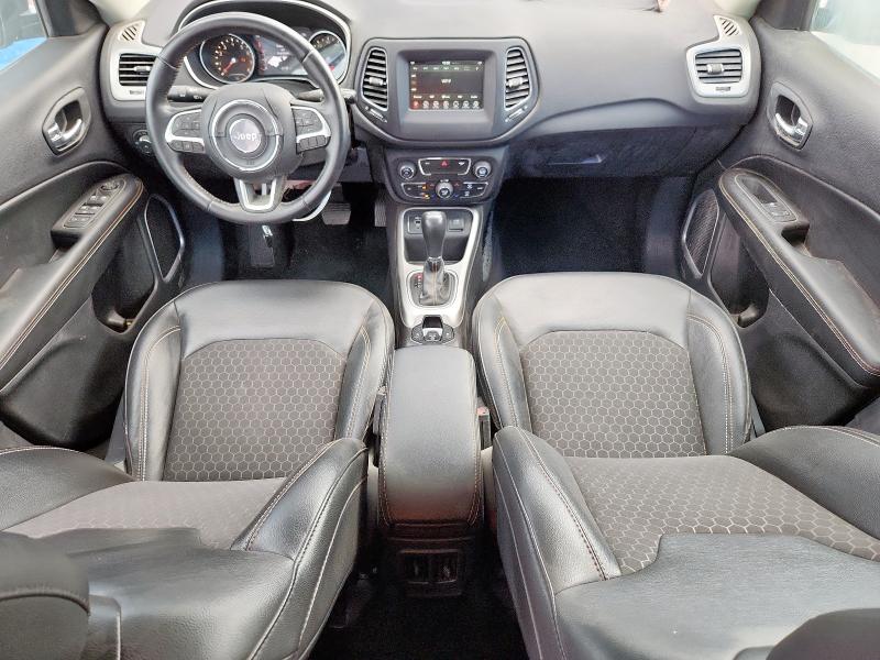 3C4NJCBB7LT129265 - 2020 JEEP COMPASS LATITUDE Boz foto 8