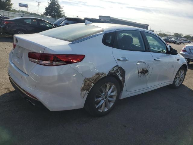 5XXGT4L39JG263302 - 2018 KIA OPTIMA LX Ақ фото 3