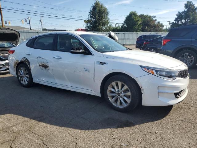 5XXGT4L39JG263302 - 2018 KIA OPTIMA LX Ақ фото 4