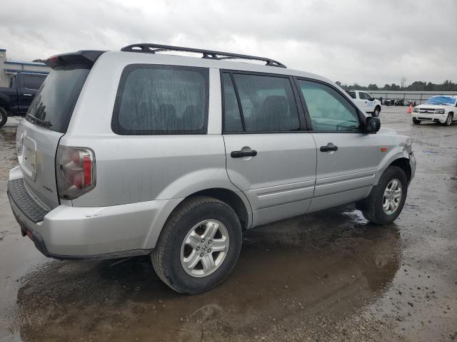 2HKYF18136H532911 - 2006 HONDA PILOT LX فضي صورة 3