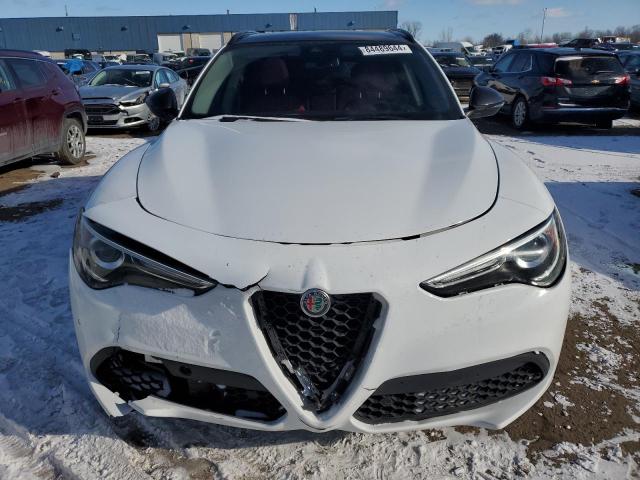 ZASPAKBN6M7D03613 - 2021 ALFA ROMEO STELVIO TI Սպիտակ լուսանկար 5
