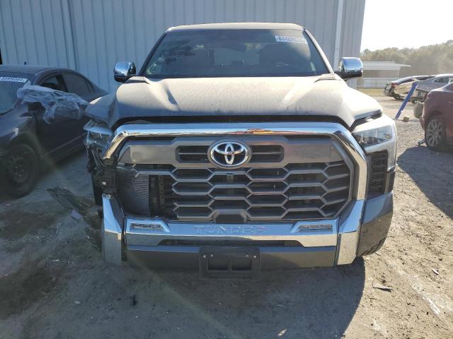 5TFMC5DB3RX069660 - 2024 TOYOTA TUNDRA CREWMAX PLATINUM 灰色 照片 5