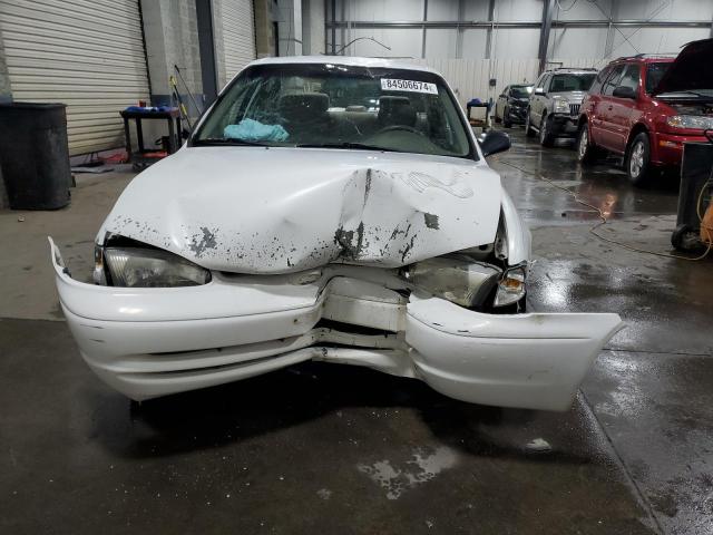 1Y1SK5289WZ439720 - 1998 CHEVROLET GEO PRIZM BASE WHITE photo 5
