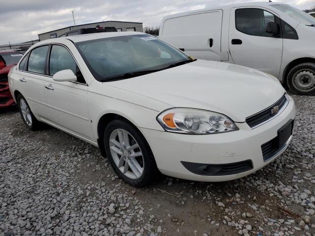 2G1WU583789250890 - 2008 CHEVROLET IMPALA LTZ WHITE photo 4