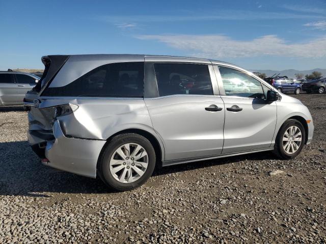 5FNRL6H22JB100093 - 2018 HONDA ODYSSEY LX Մոխրագույն լուսանկար 3