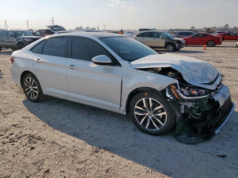 3VW7X7BUXSM090967 - 2025 VOLKSWAGEN JETTA SE WHITE photo 4