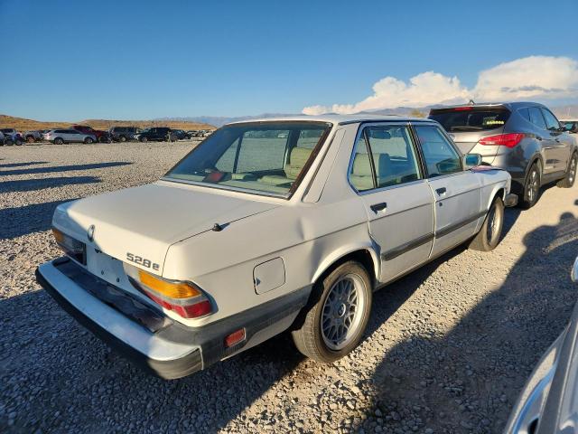 WBADK7307H9652683 - 1987 BMW 528 E WHITE photo 3