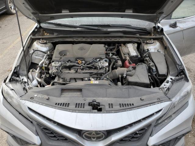 4T1G11AK9PU780869 - 2023 TOYOTA CAMRY SE NIGHT SHADE SILVER photo 11