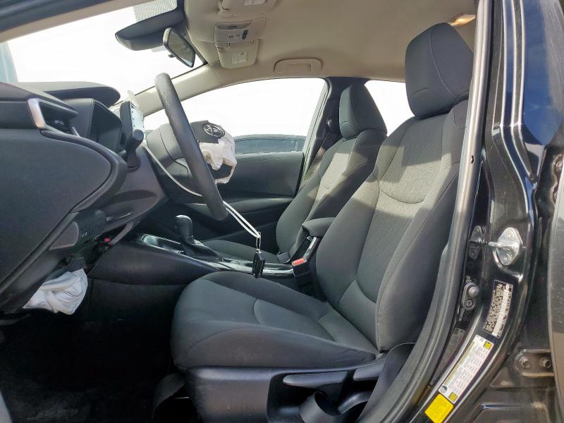 5YFEPMAEXNP345312 - 2022 TOYOTA COROLLA LE შავი ფოტო 7