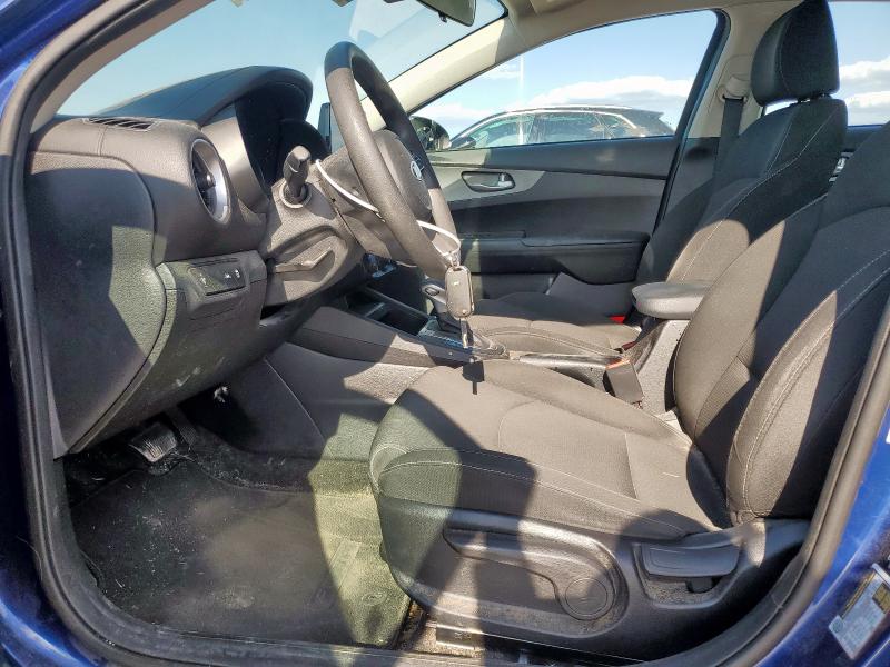 3KPF24AD8ME377413 - 2021 KIA FORTE FE 蓝色 照片 7