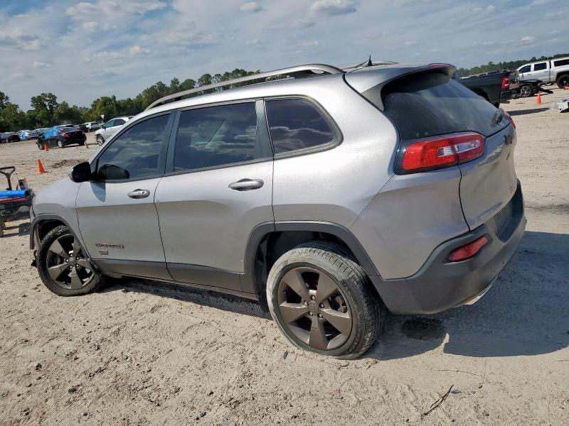 1C4PJLCS6GW307125 - 2016 JEEP CHEROKEE LATITUDE SILVER photo 2