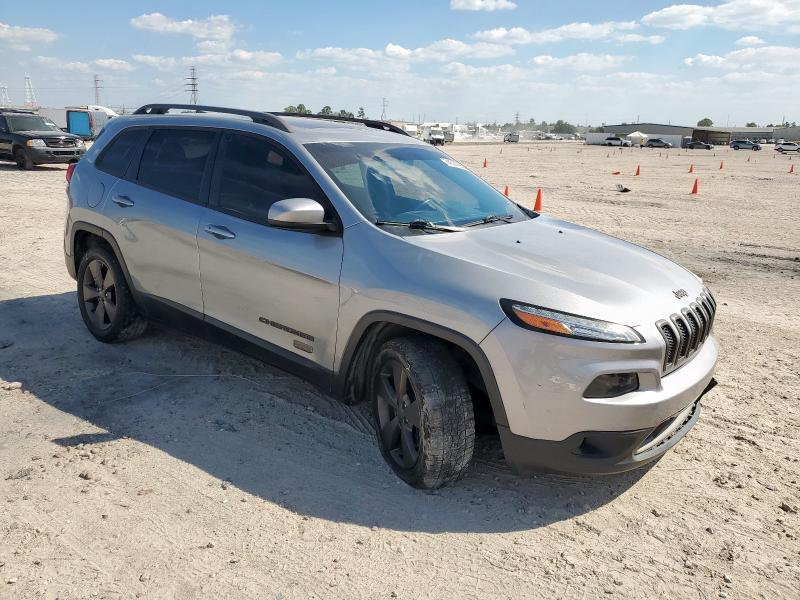 1C4PJLCS6GW307125 - 2016 JEEP CHEROKEE LATITUDE SILVER photo 4