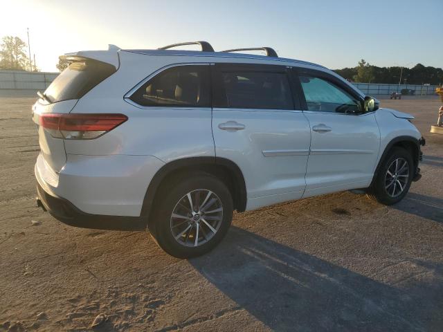 5TDKZRFH6JS541097 - 2018 TOYOTA HIGHLANDER SE Սպիտակ լուսանկար 3