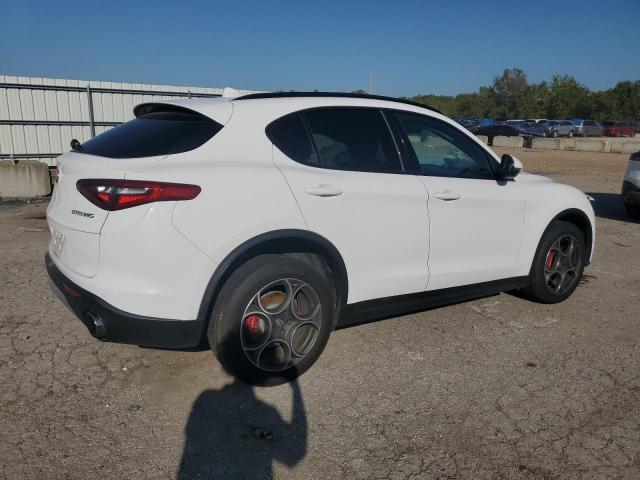 ZASFAKPN2J7B90016 - 2018 ALFA ROMEO STELVIO SPORT Белый фото 3
