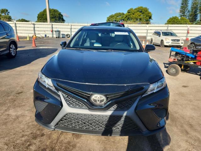4T1B11HK9JU511763 - 2018 TOYOTA CAMRY L ლურჯი ფოტო 5